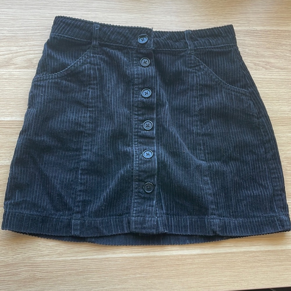 Black Forever 21 fitted skirt.